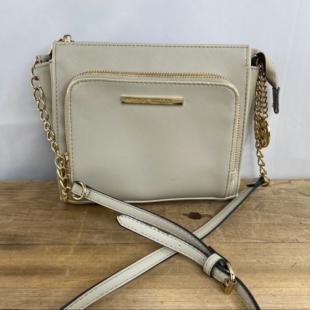 Steve Madden light gray crossbody bag with gold chain strap hardware